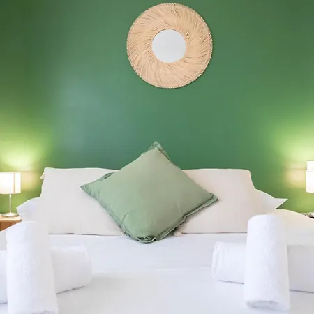 Apartment Elegance - Balcony & Quiet Near Shops *