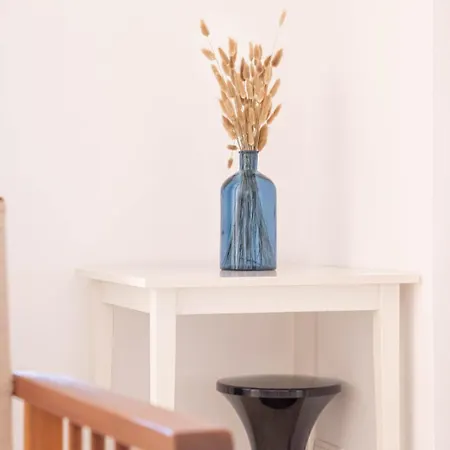 Elegance - Balcony & Quiet Near Shops Apartment