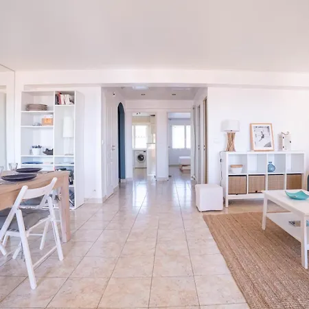 Apartment Elegance - Balcony & Quiet Near Shops
